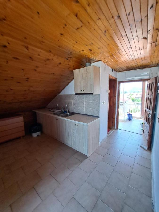 Blue Horizon Apartment Vrasná Екстериор снимка