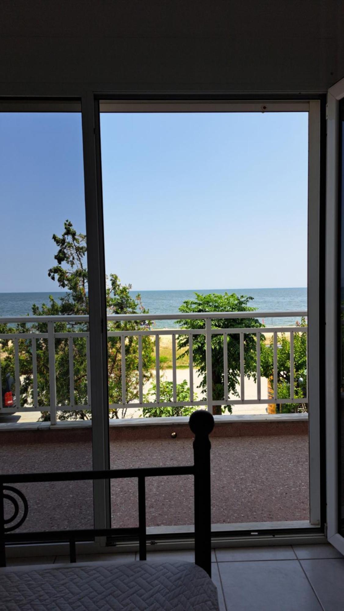 Blue Horizon Apartment Vrasná Екстериор снимка