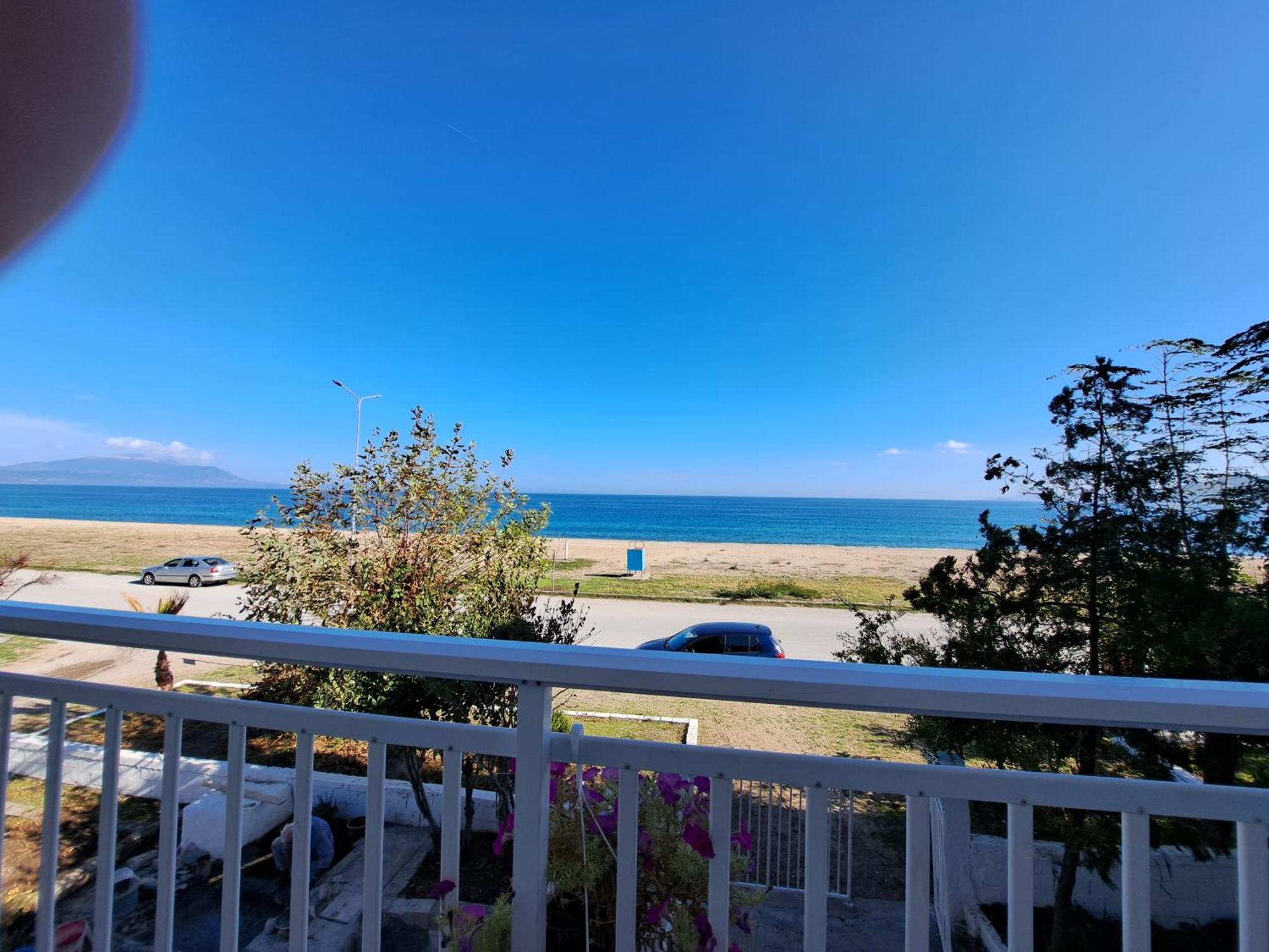 Blue Horizon Apartment Vrasná Екстериор снимка