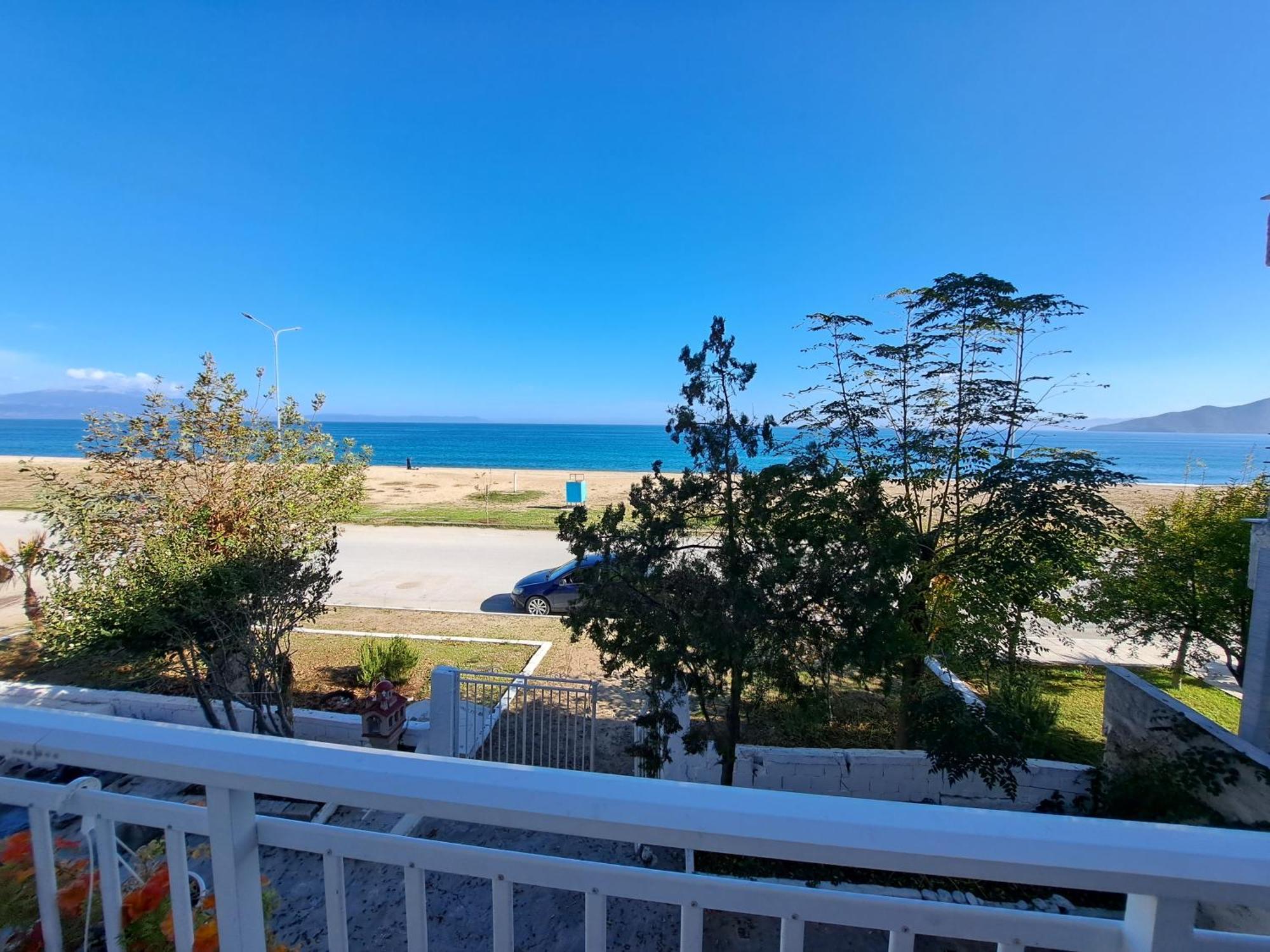 Blue Horizon Apartment Vrasná Екстериор снимка